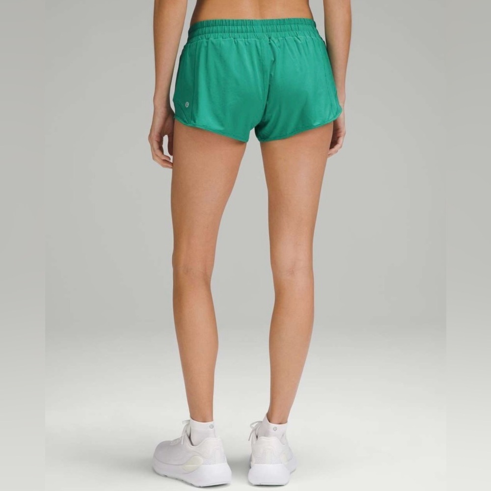 Lululemon Hotty Hot Low-Rise Lined Short 2.5" in Cascadia Green - Picture 2 of 7